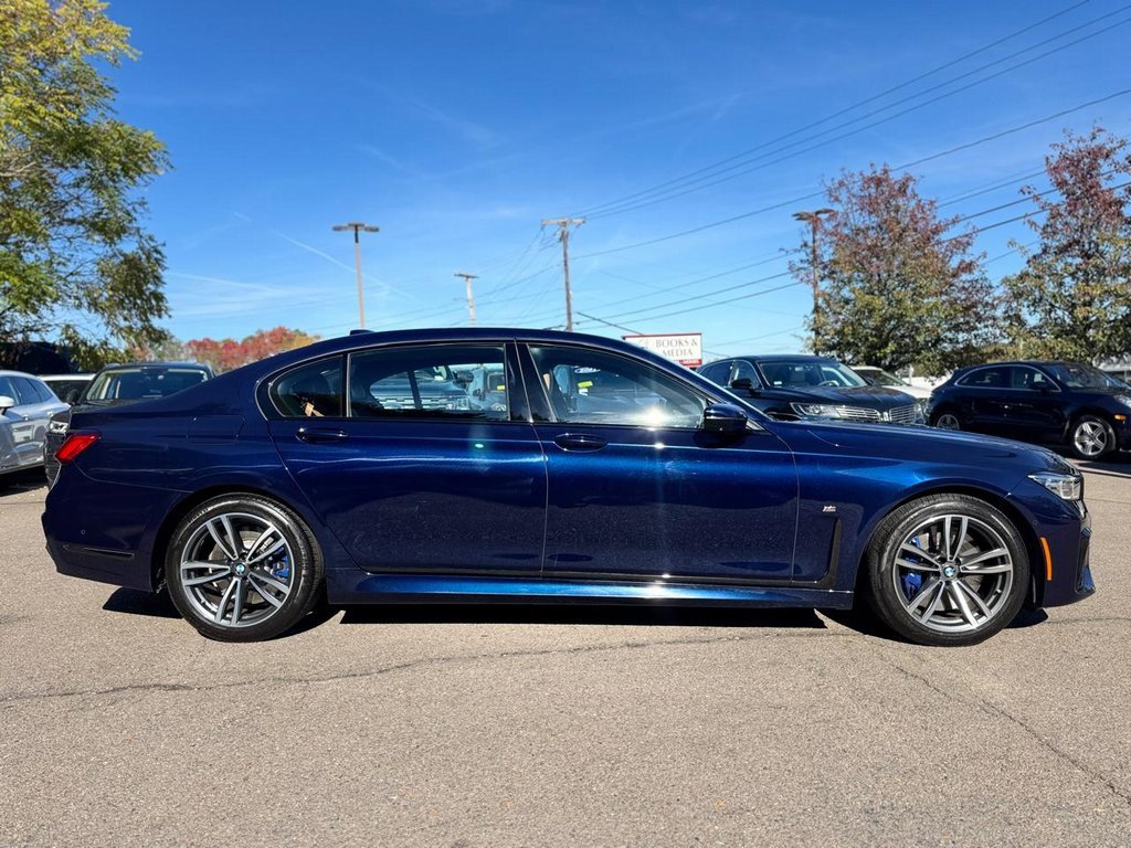 Used 2022 BMW 750i xDrive w/ M Sport Package image 7