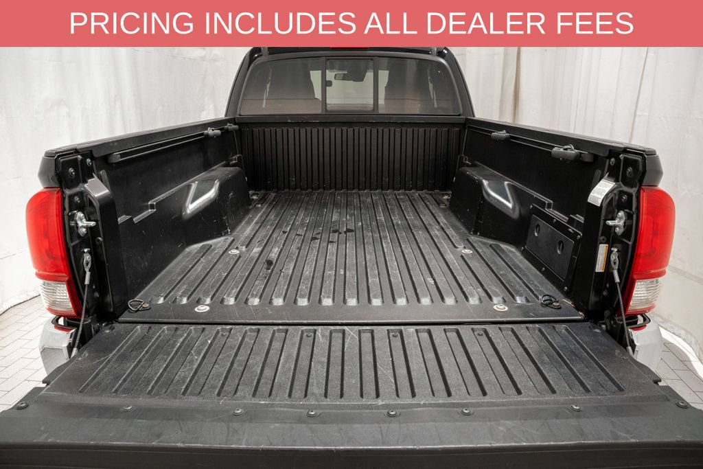 Used 2021 Toyota Tacoma SR5 w/ SR5 Appearance Package (SM) AWD/4WD image 5