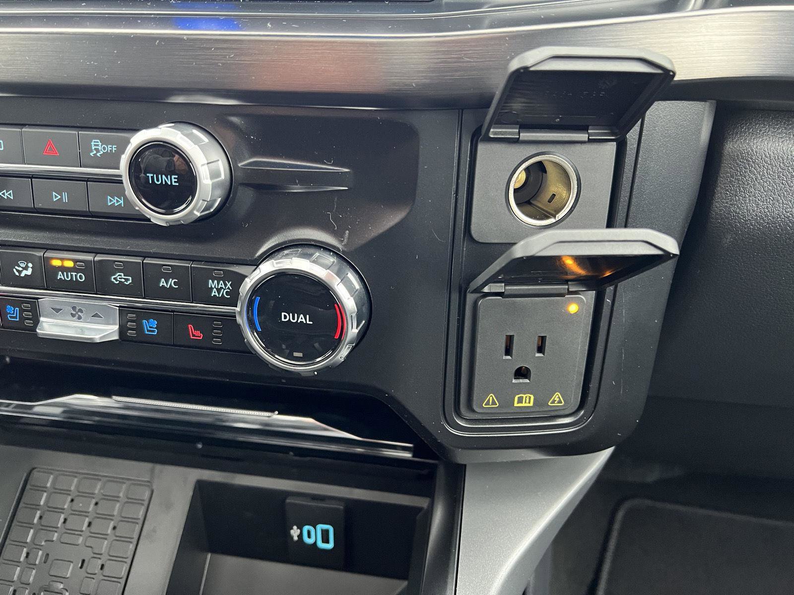 New 2026 Ford F350 Lariat w/ Black Appearance Package image 37