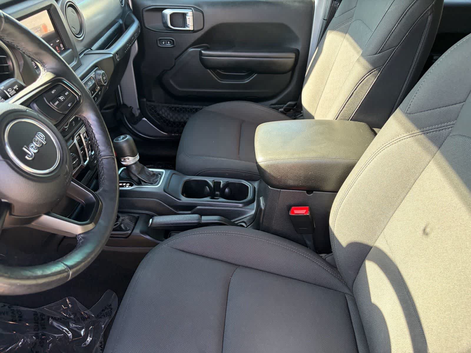 Used 2018 Jeep Wrangler Unlimited Sport S AWD/4WD image 27