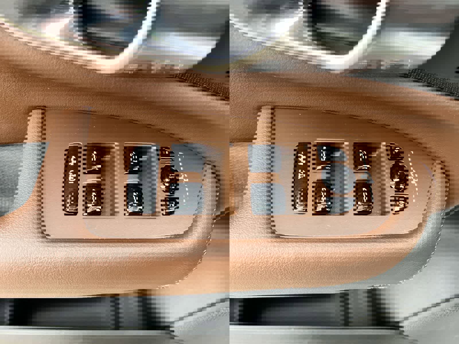 Used 2023 Volvo XC90 B6 Plus w/ Protection Package Premier image 16