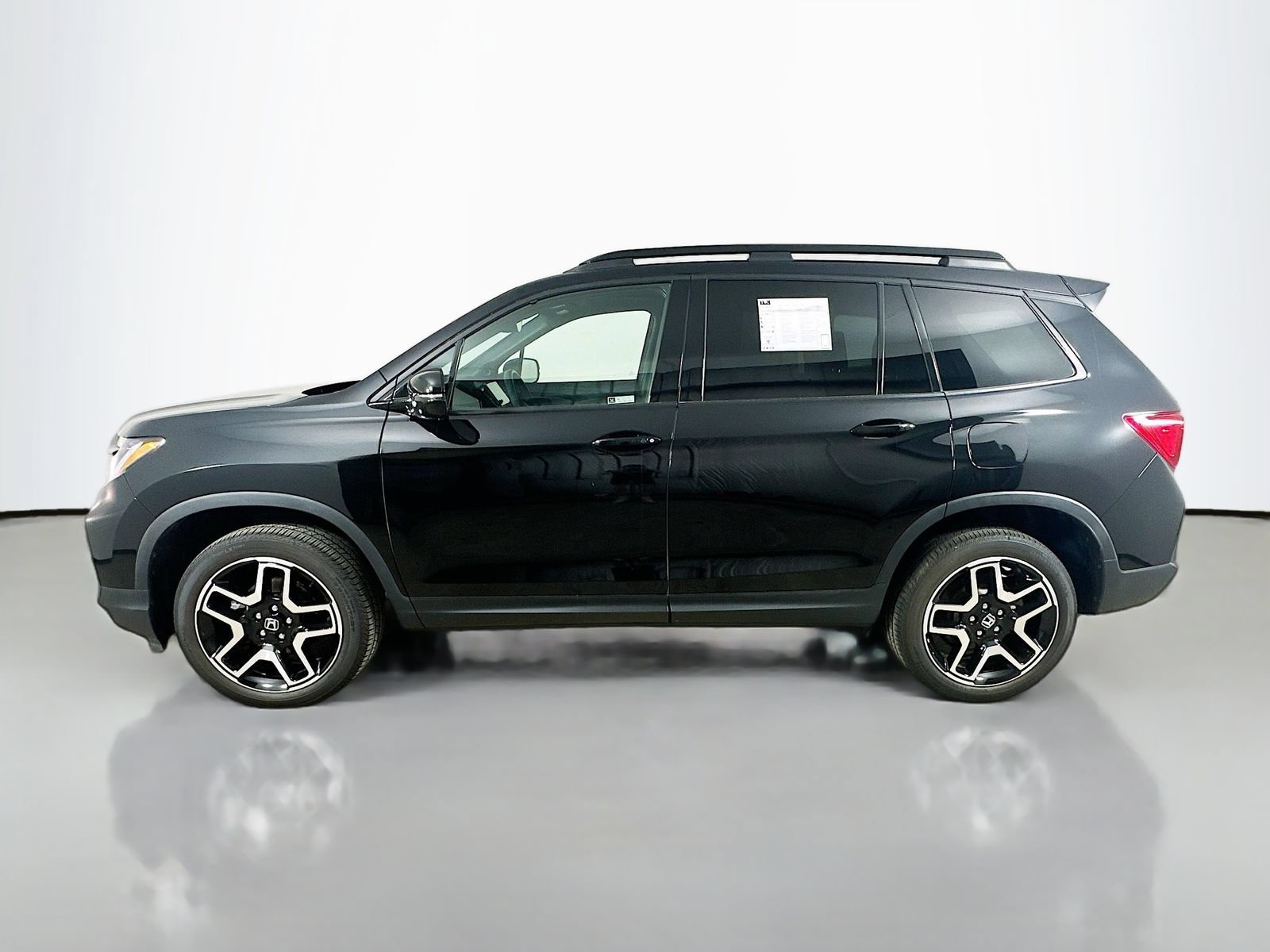 Used 2023 Honda Passport Elite image 8