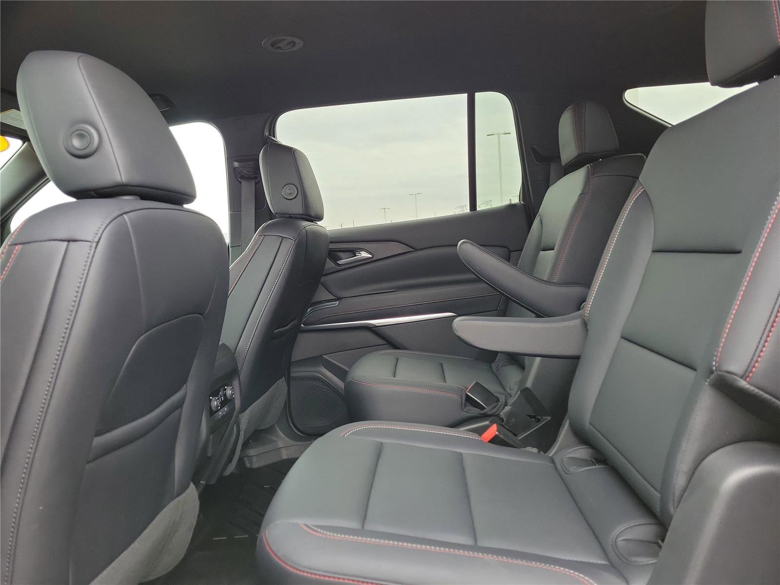 Used 2025 Chevrolet Traverse Z71 w/ Driver Confidence Package AWD/4WD image 13