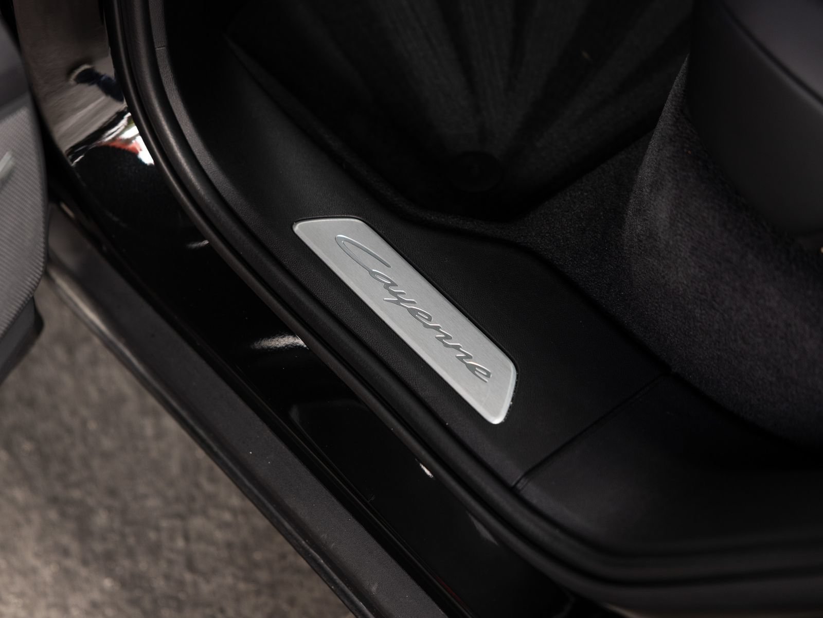 Certified 2026 Porsche Cayenne E-Hybrid AWD/4WD image 34