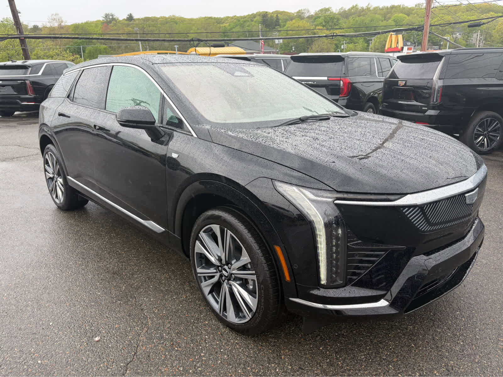 Used 2025 Cadillac Optiq Luxury 2 AWD/4WD image 3