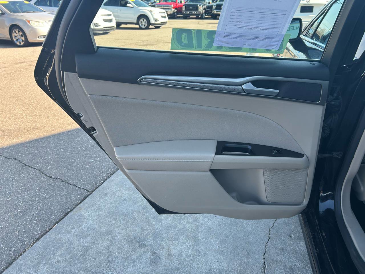 Used 2017 Ford Fusion SE image 13