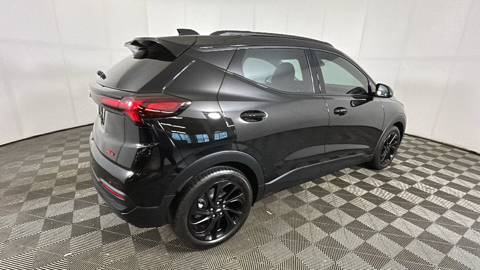 Used 2027 Chevrolet Bolt RS FWD image 3