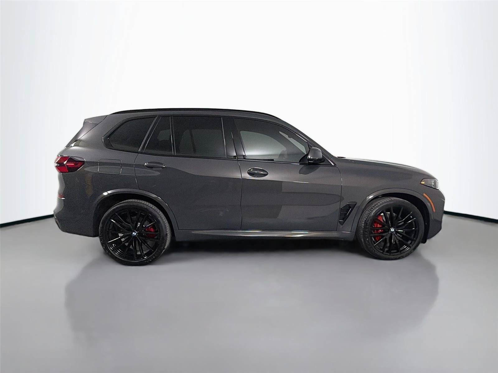 New 2026 BMW X5 xDrive40i w/ M Sport Package AWD/4WD image 4