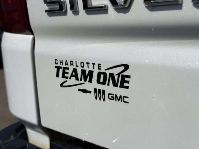 Used 2023 Chevrolet Silverado 1500 High Country w/ Technology Package AWD/4WD image 36