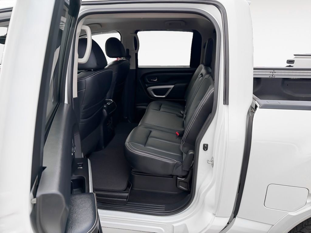 Used 2018 Nissan Titan PRO-4X w/ Pro-4x Convenience Package image 13