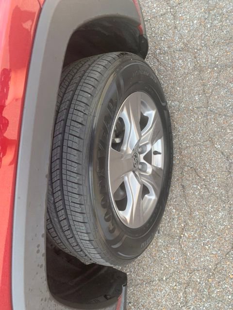 Used 2023 Toyota RAV4 XLE image 9