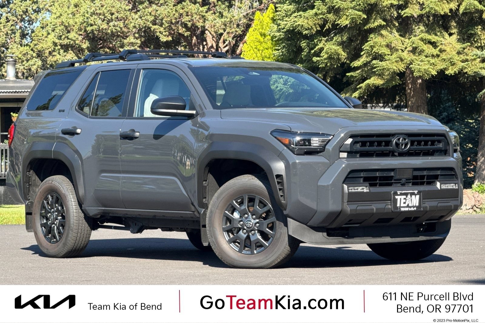 Used 2025 Toyota 4Runner SR5 AWD/4WD image 1