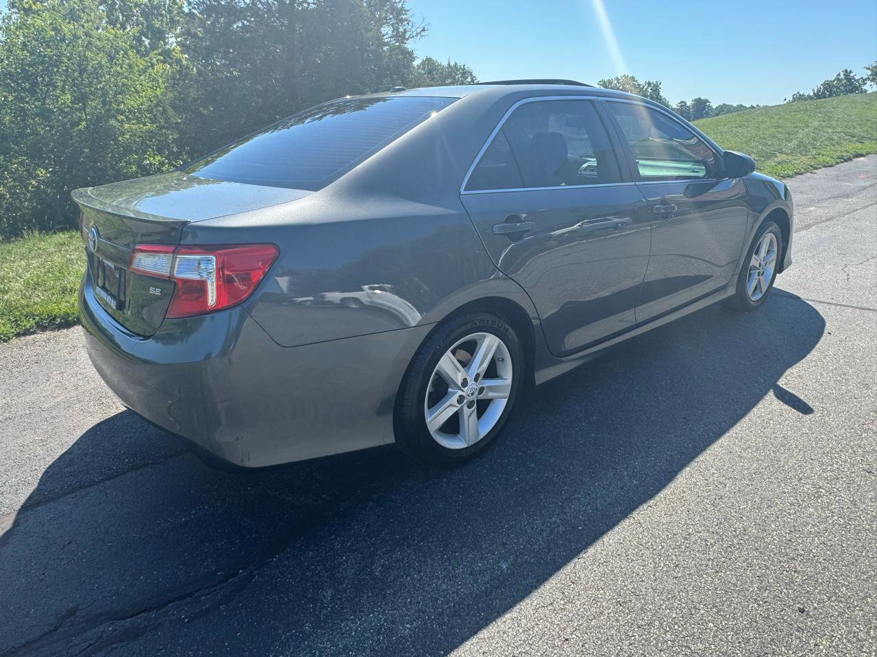 Used 2012 Toyota Camry SE FWD image 22