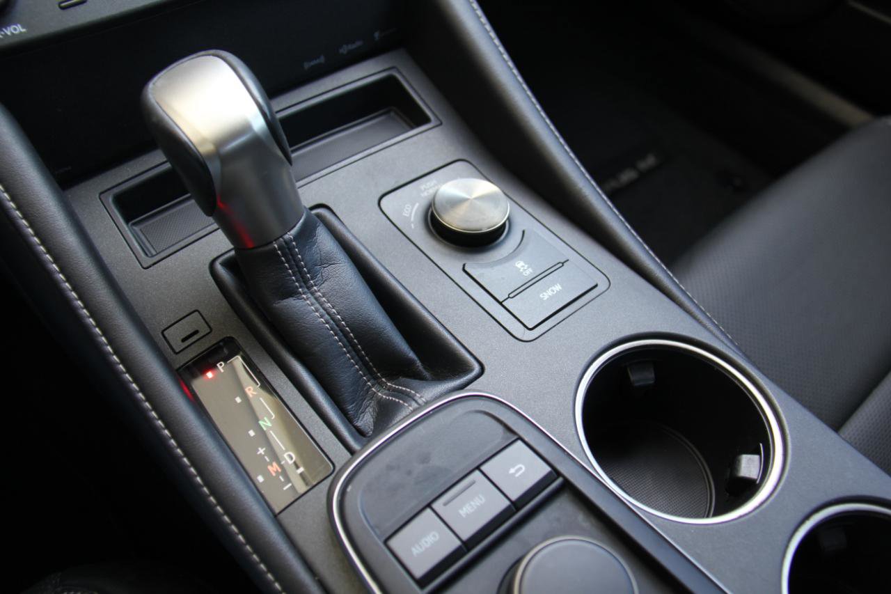 Used 2016 Lexus RC 200t image 16