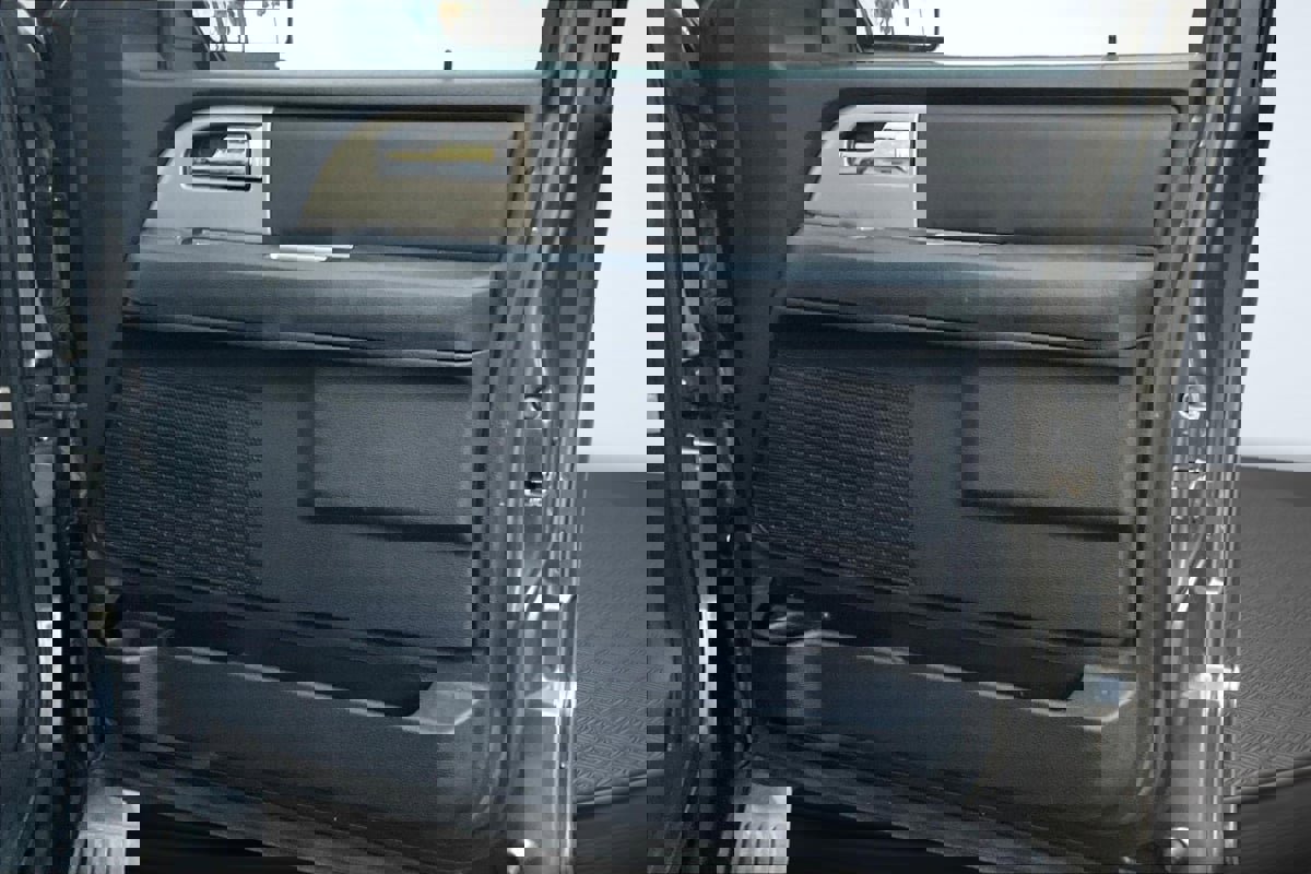 Used 2017 Ford Expedition XLT image 24