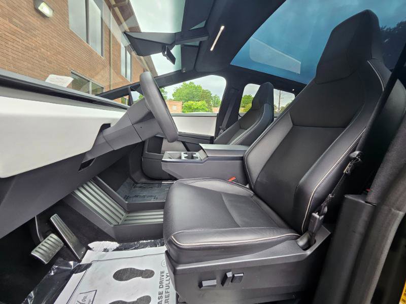 Used 2024 Tesla Cybertruck AWD Crew Cab image 36