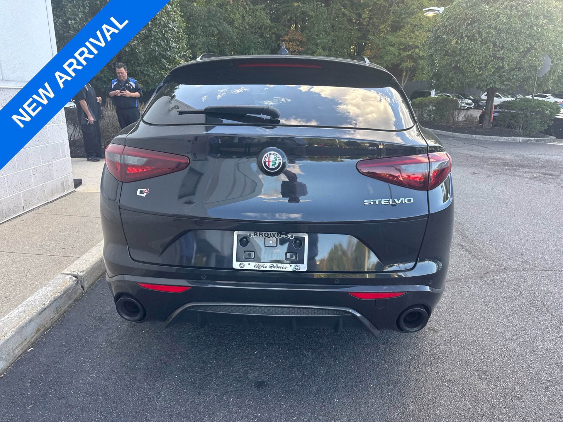Used 2023 Alfa Romeo Stelvio Veloce AWD/4WD image 3
