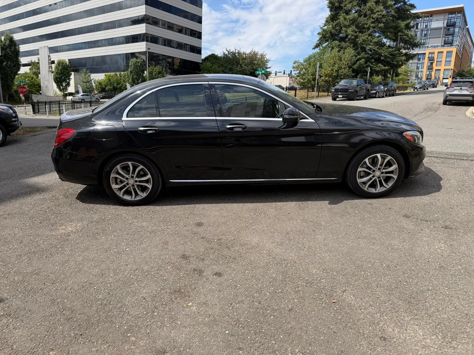 Used 2016 Mercedes-Benz C 300 4MATIC Sedan image 5