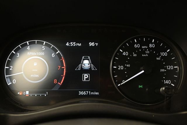 Used 2022 Nissan Kicks SR w/ Premium Package FWD image 12