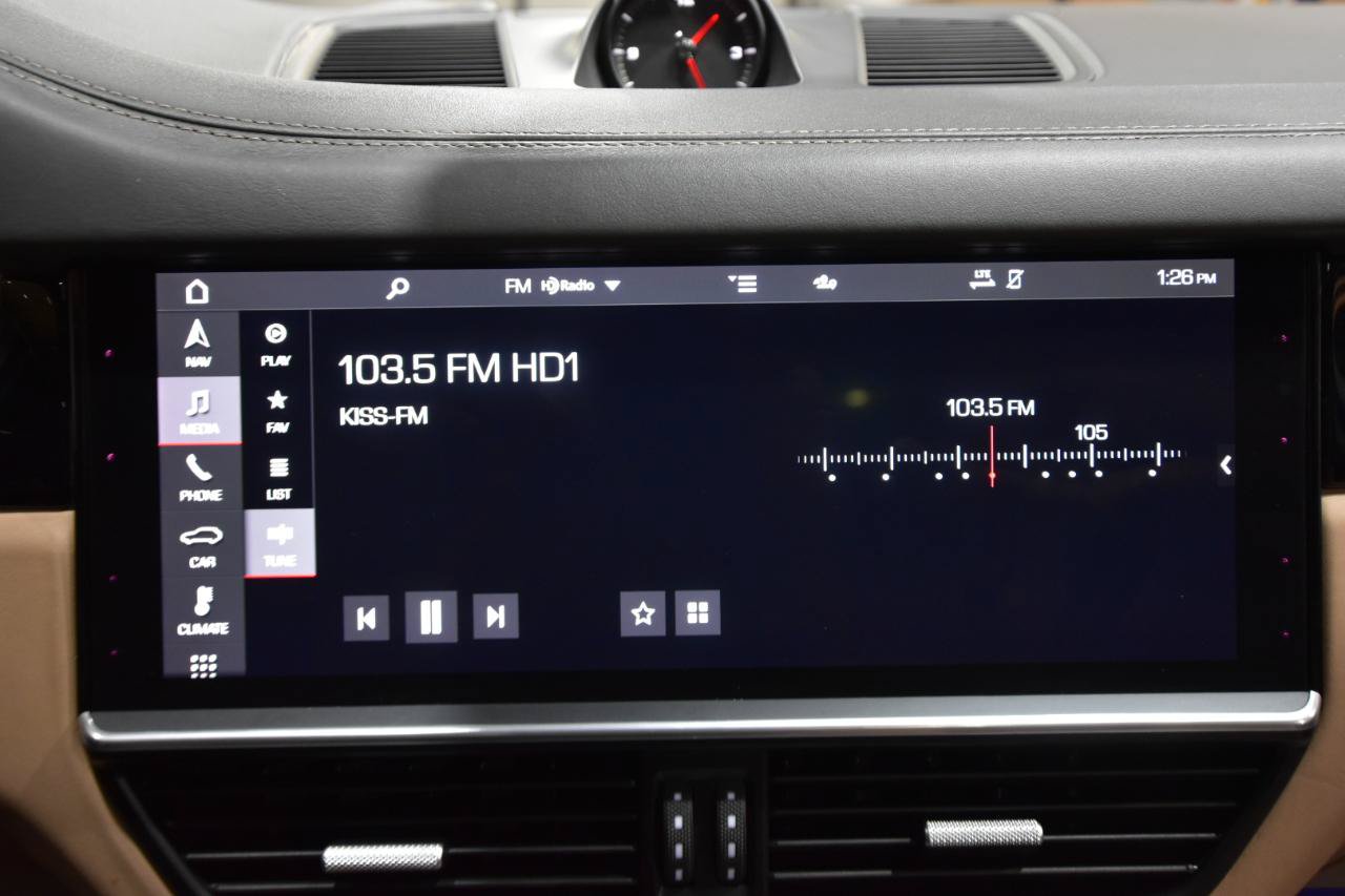 Used 2021 Porsche Cayenne AWD/4WD image 25