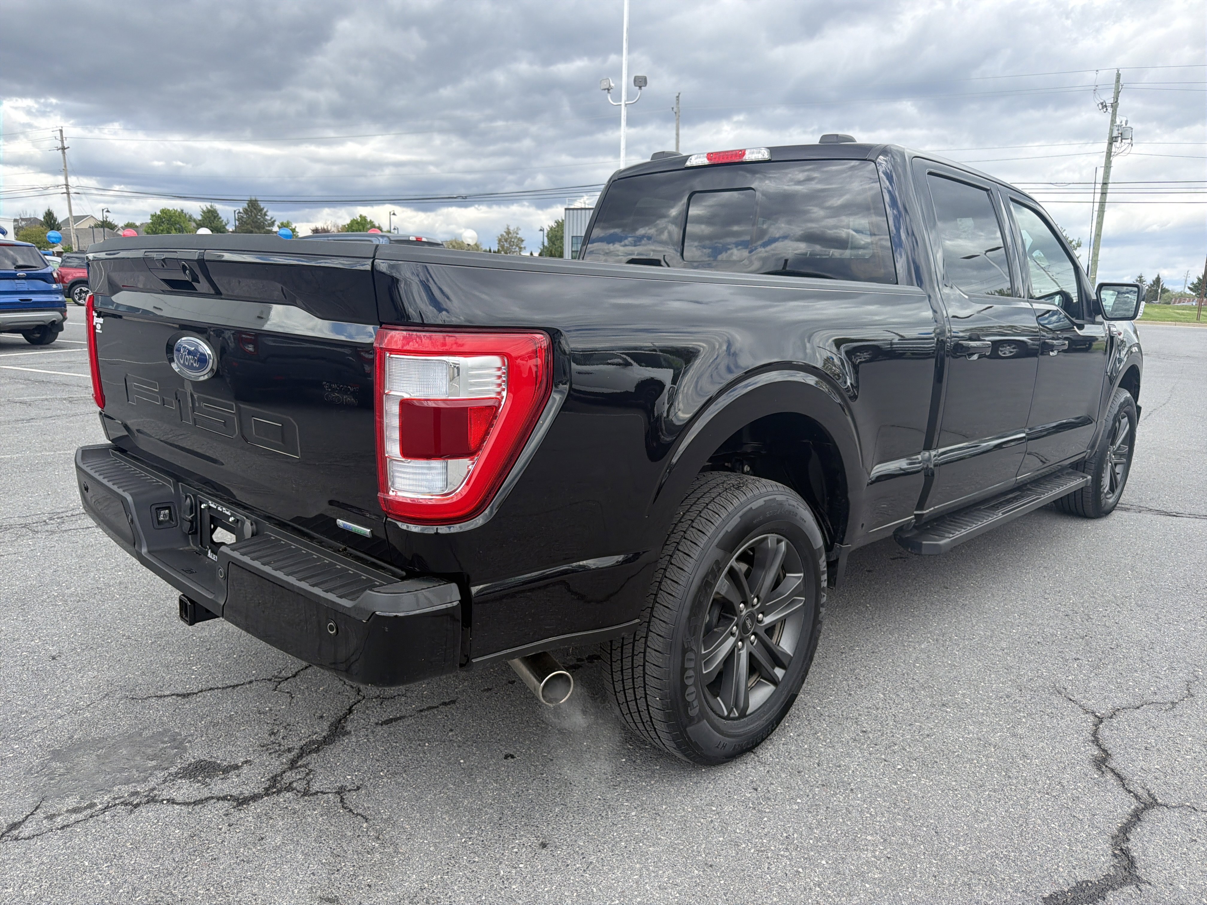 Used 2023 Ford F150 Lariat w/ Equipment Group 502A High AWD/4WD image 3