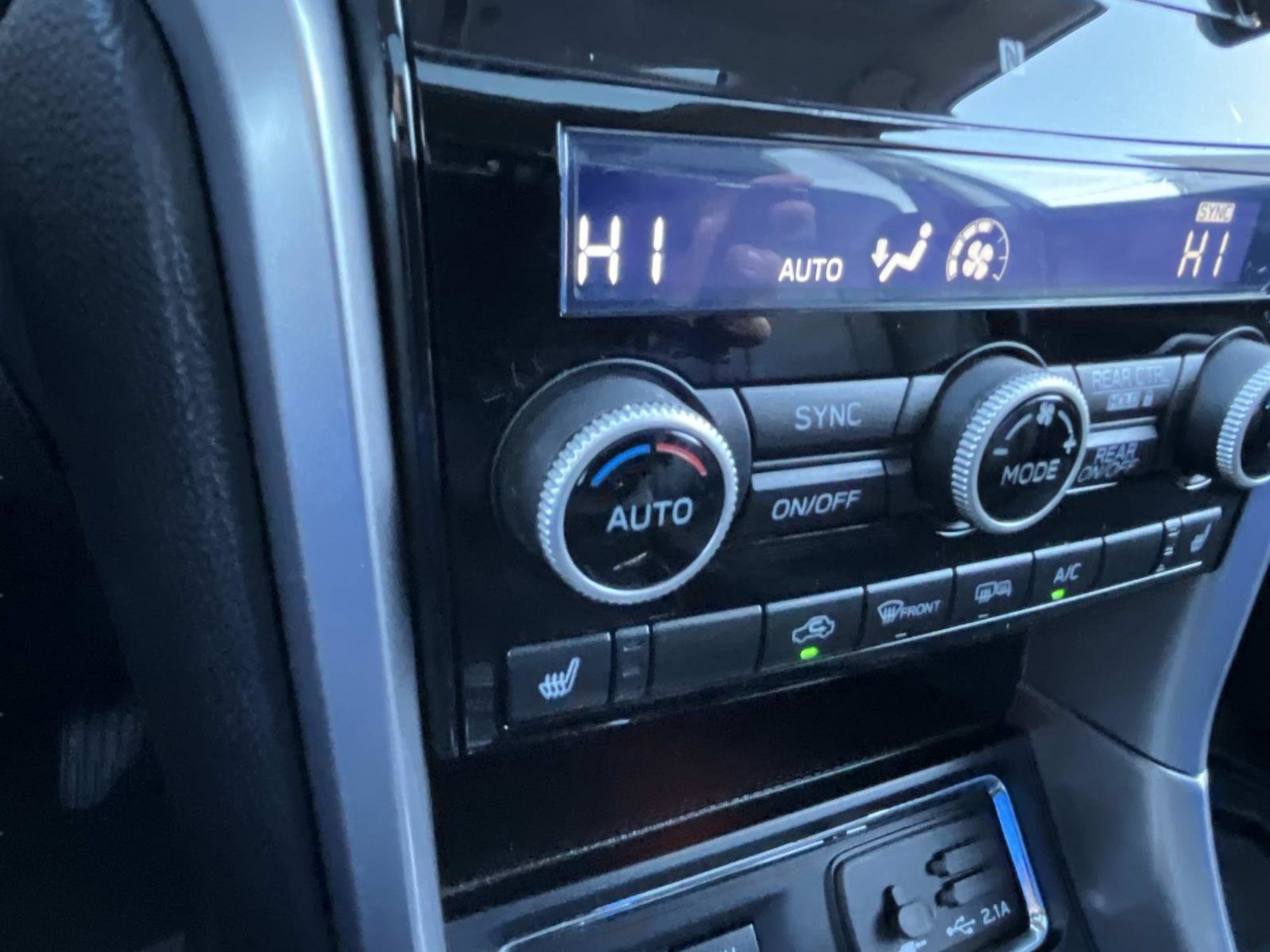 Used 2022 Subaru Ascent Limited w/ Technology Package image 38