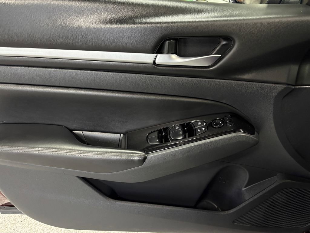 Used 2023 Nissan Altima 2.5 SV image 14