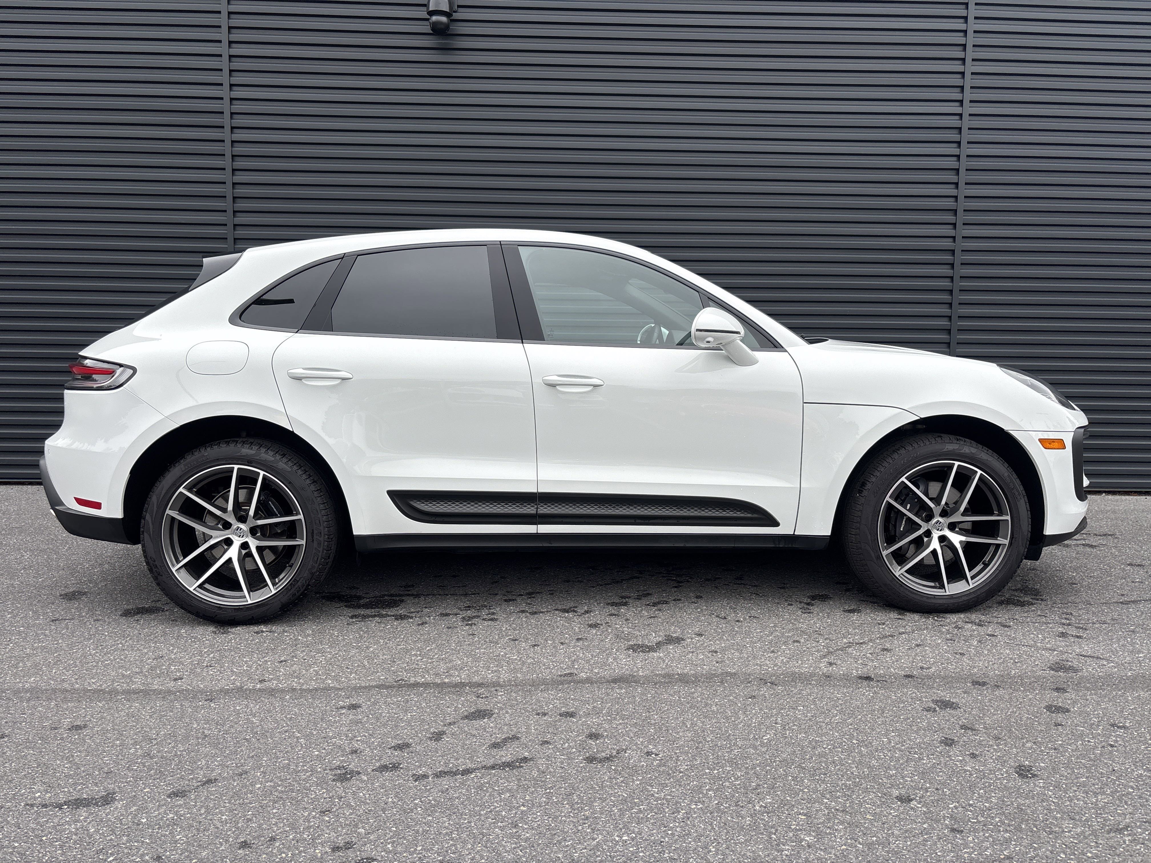 Certified 2025 Porsche Macan image 6