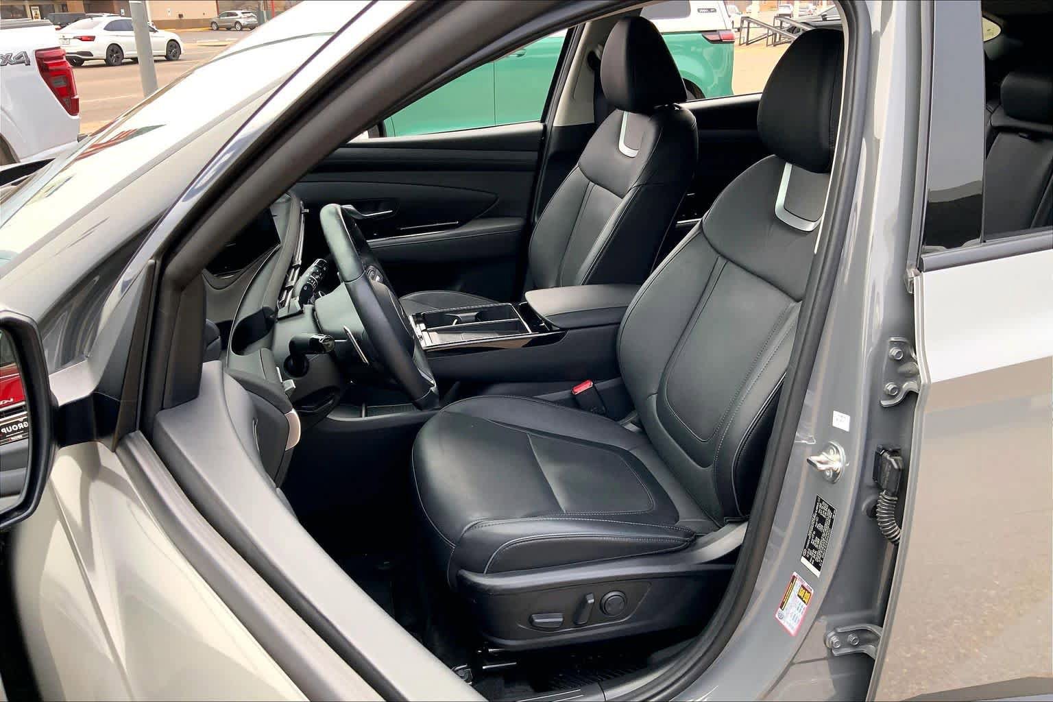 Used 2025 Hyundai Tucson Limited FWD image 8