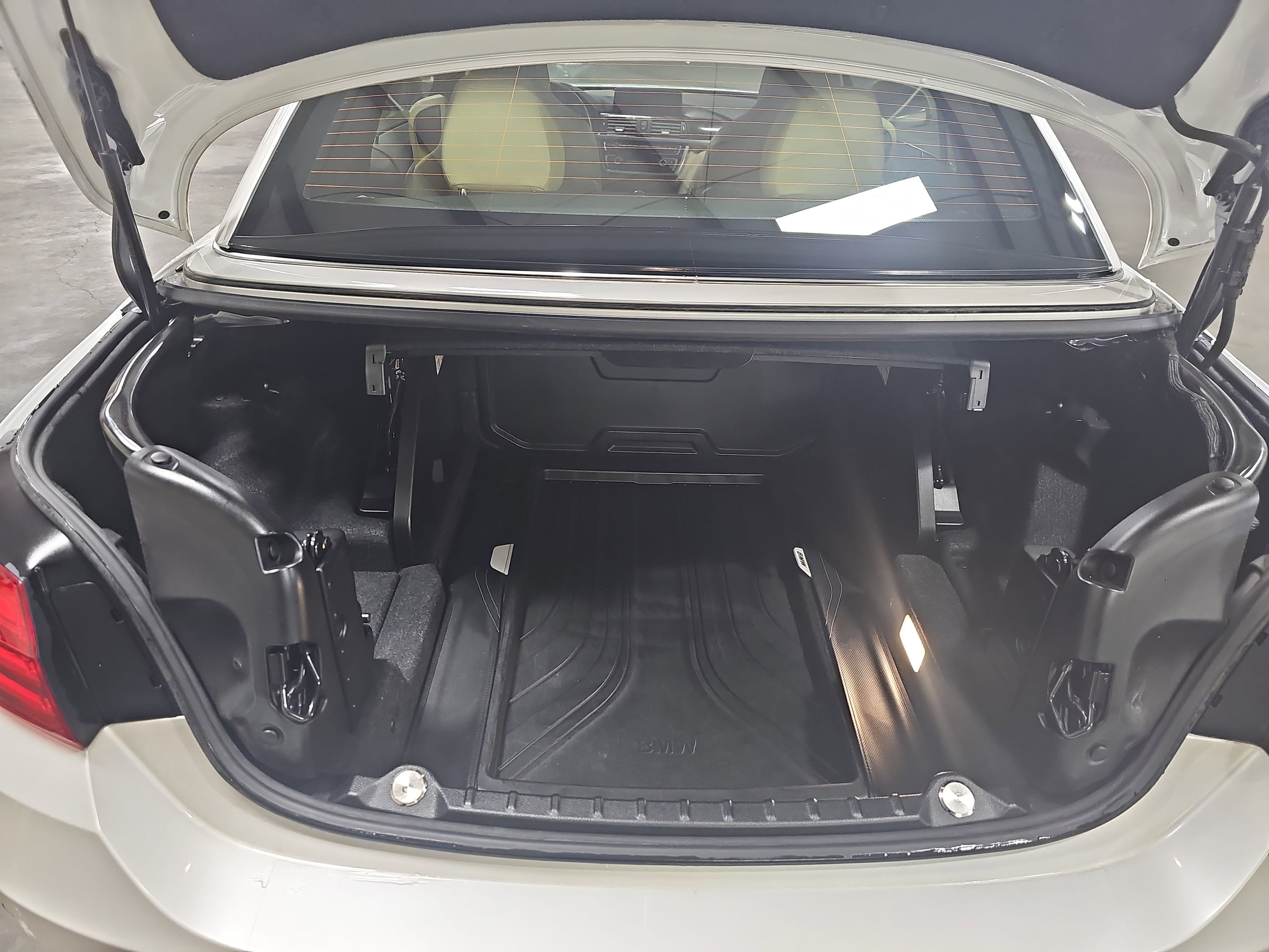 Used 2017 BMW 430i Convertible image 12