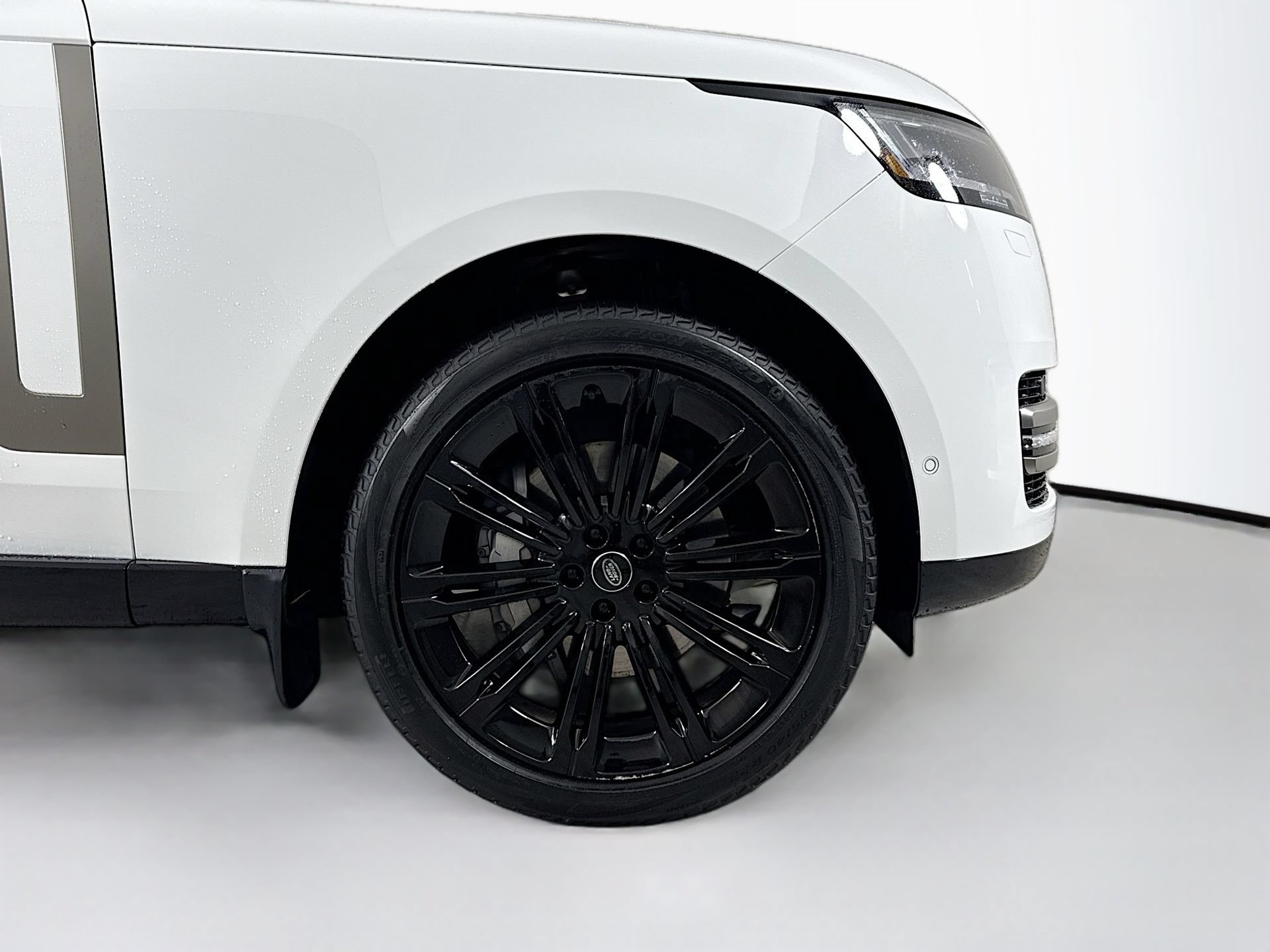 Used 2024 Land Rover Range Rover Long Wheelbase SE AWD/4WD image 27