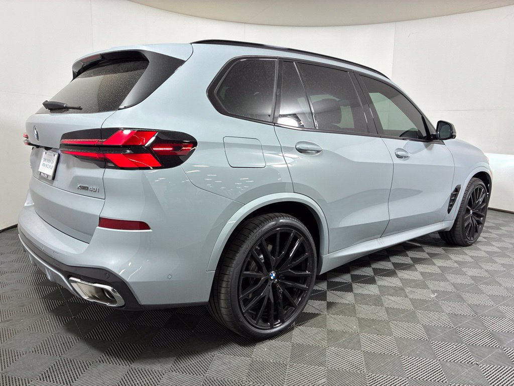 New 2026 BMW X5 xDrive40i w/ M Sport Package AWD/4WD image 5
