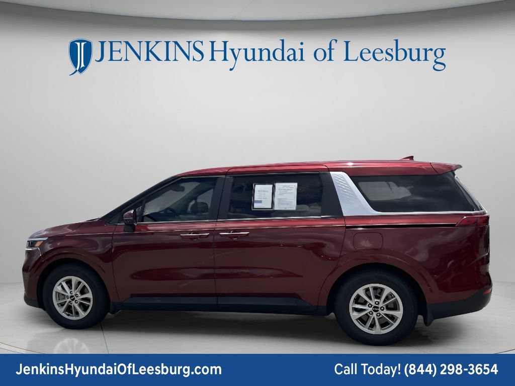 Used 2024 Kia Carnival LX FWD image 8