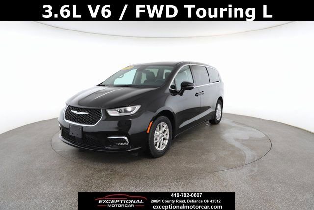 Used 2024 Chrysler Pacifica Touring-L