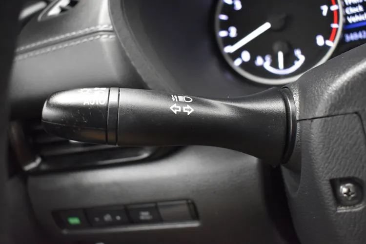 Used 2025 Nissan Sentra SV FWD image 25