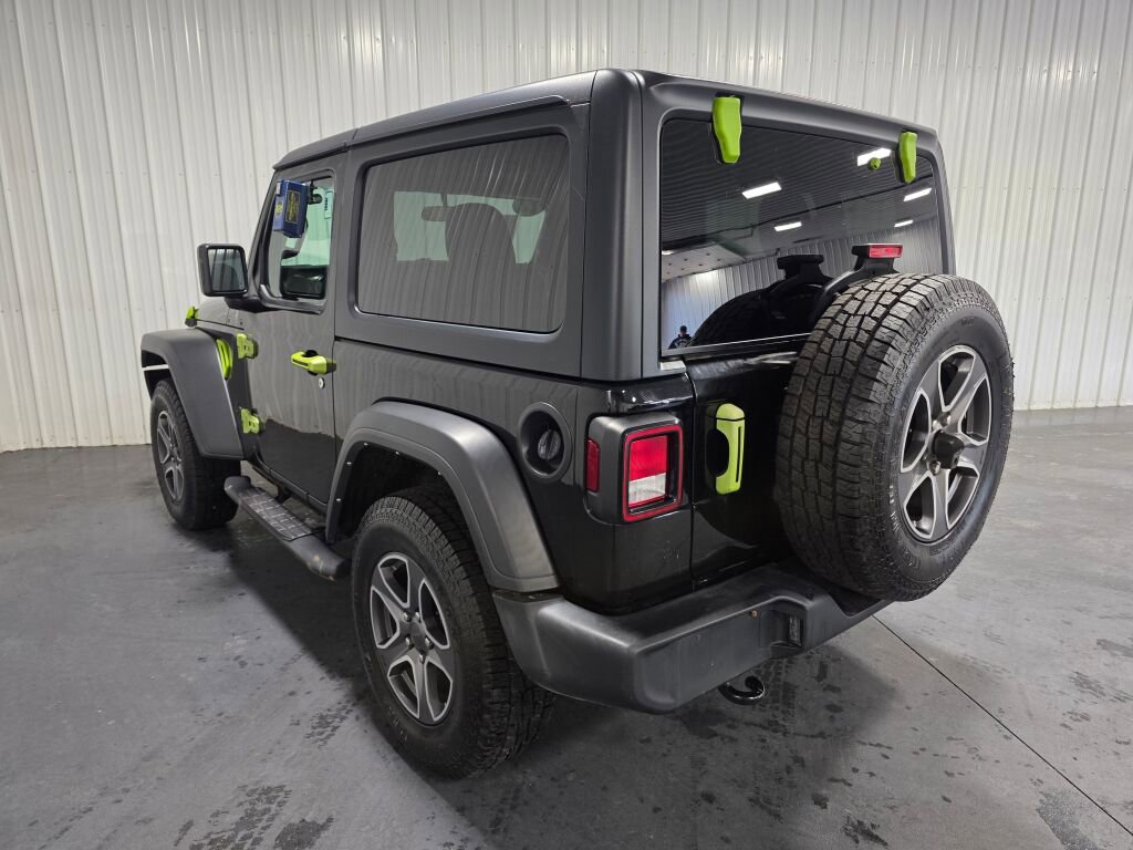Used 2022 Jeep Wrangler Sport AWD/4WD image 3