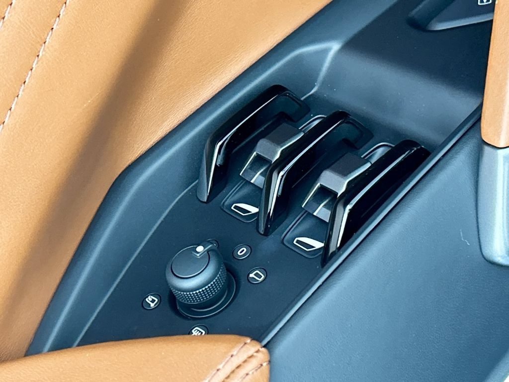 Used 2024 Lamborghini Revuelto AWD/4WD image 20