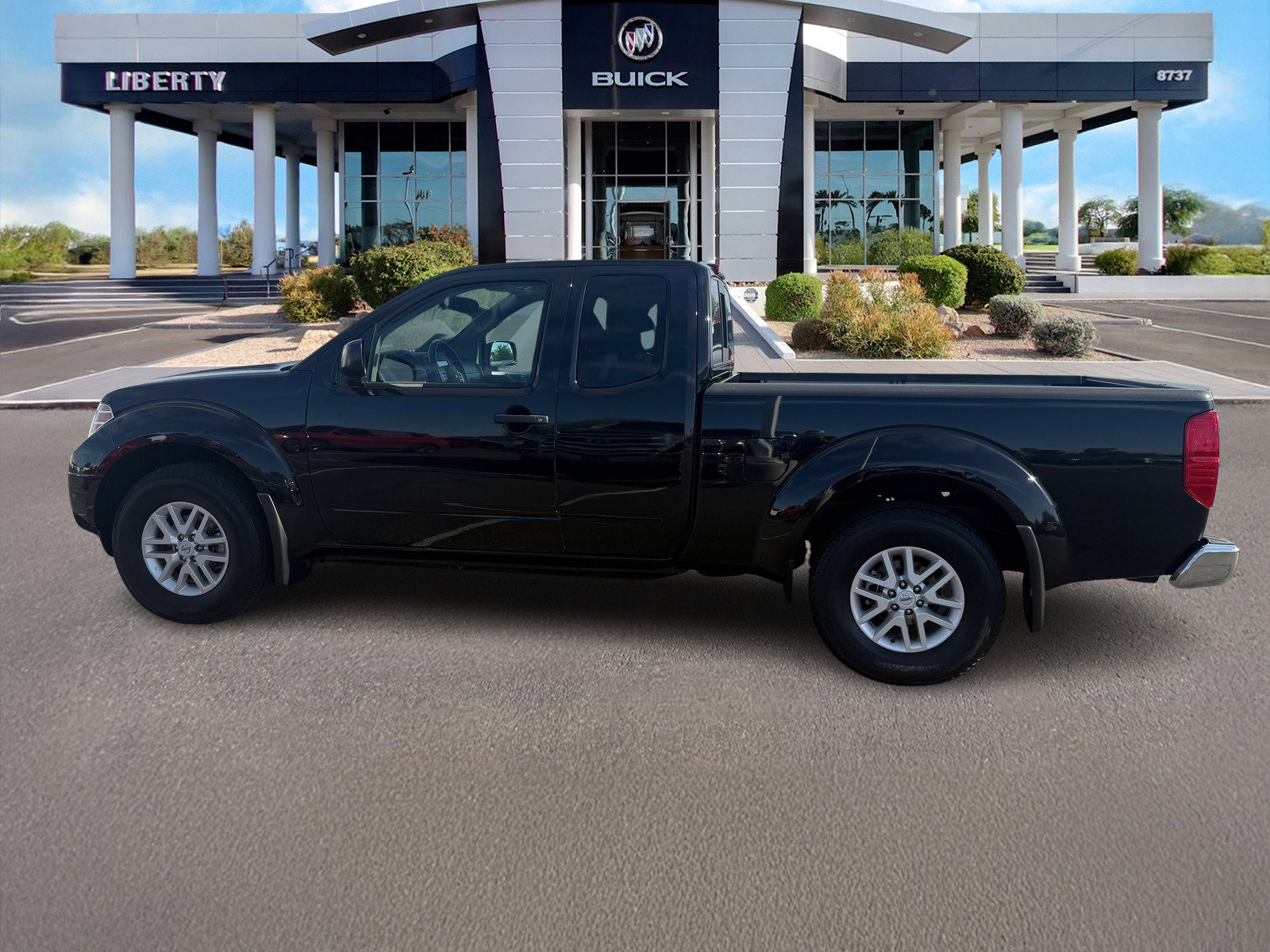 Used 2020 Nissan Frontier SV image 7