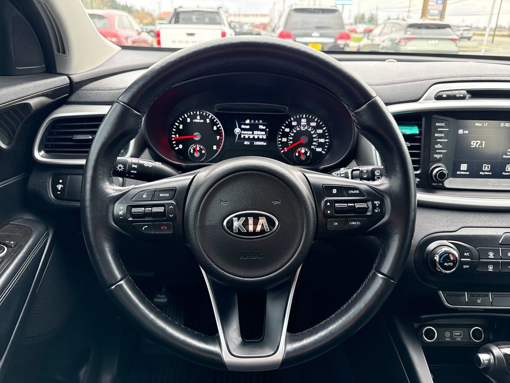 Used 2017 Kia Sorento LX w/ LX Convenience Package image 25