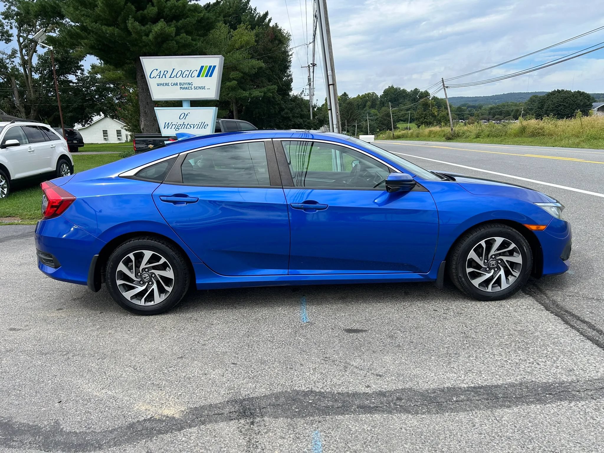 Used 2018 Honda Civic EX image 10