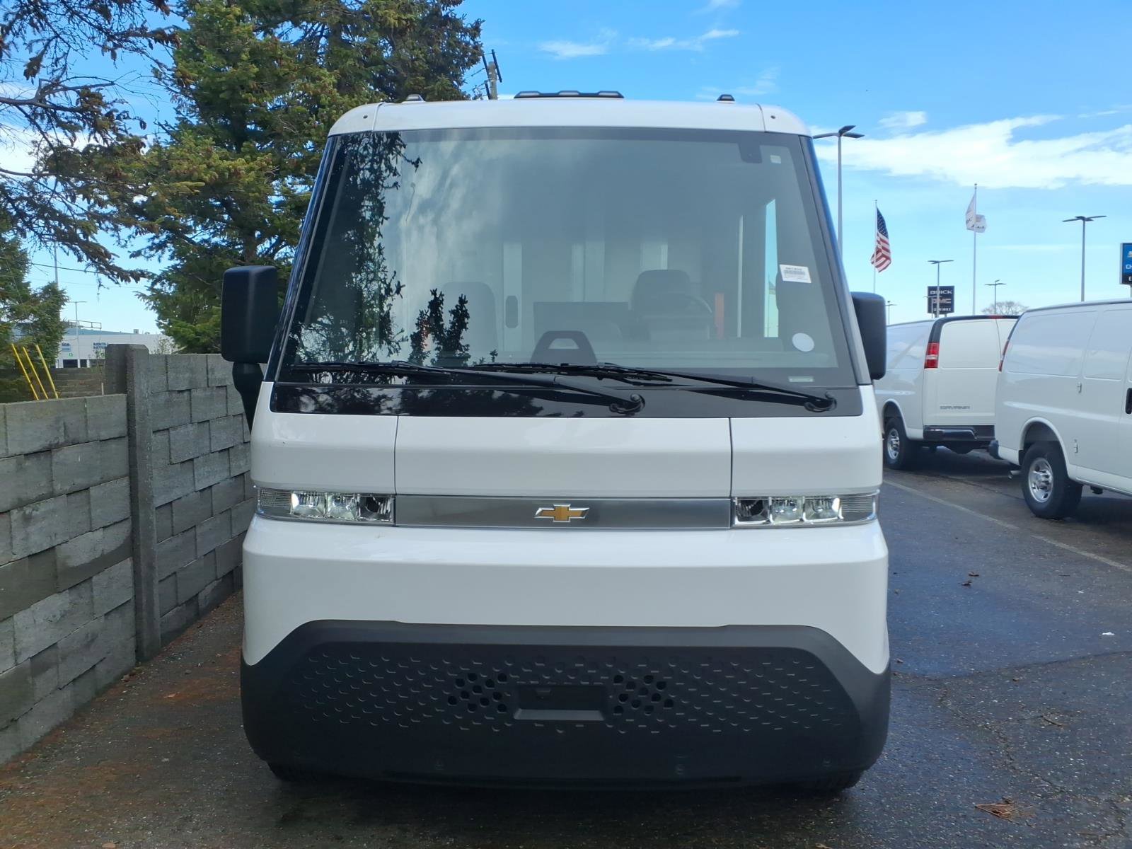 New 2026 Chevrolet Brightdrop 600 w/ Battery Pack, Extended Range AWD/4WD image 2