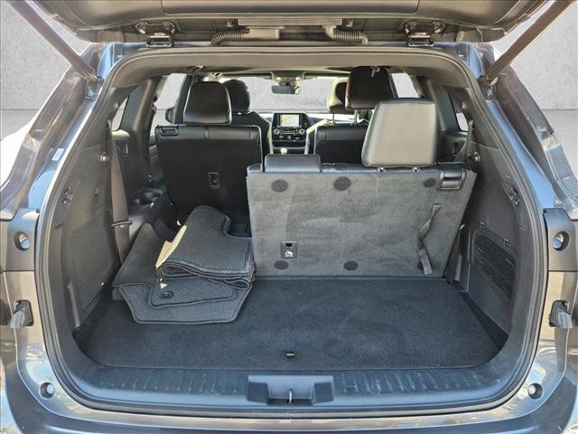 Used 2021 Toyota Highlander XSE FWD image 6