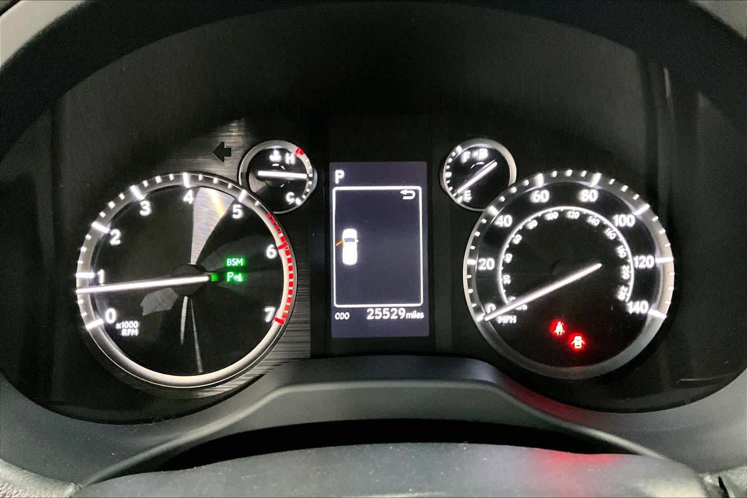 Used 2023 Lexus GX 460 Premium w/ Accessory Package image 26