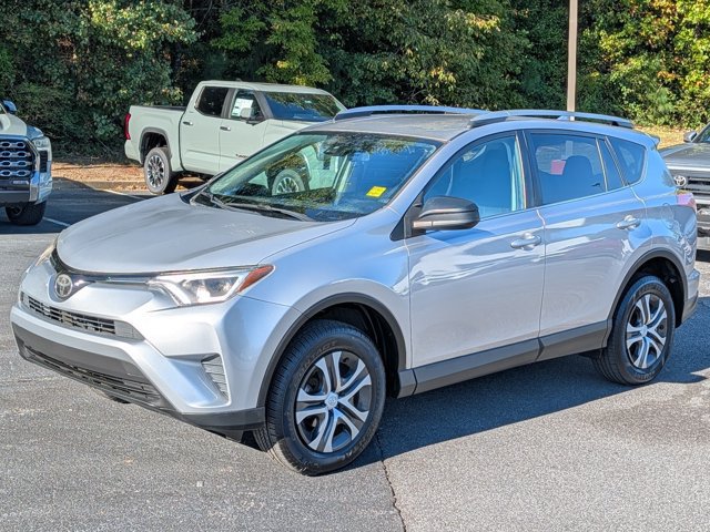 Used 2017 Toyota RAV4 LE FWD image 3