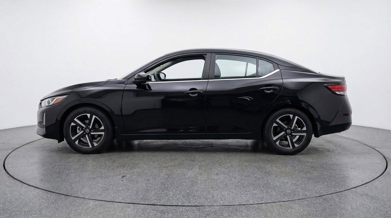Used 2025 Nissan Sentra SV FWD image 5