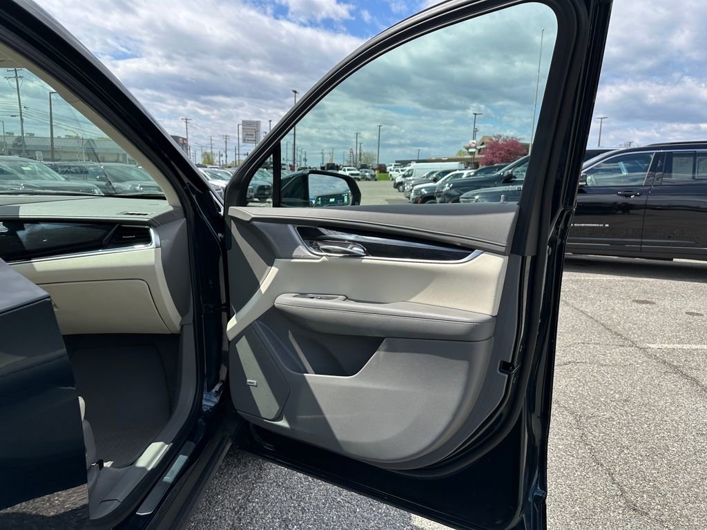 Used 2024 Cadillac XT6 Premium Luxury image 18