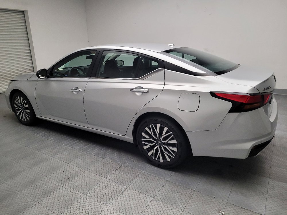 Used 2024 Nissan Altima 2.5 SV image 3