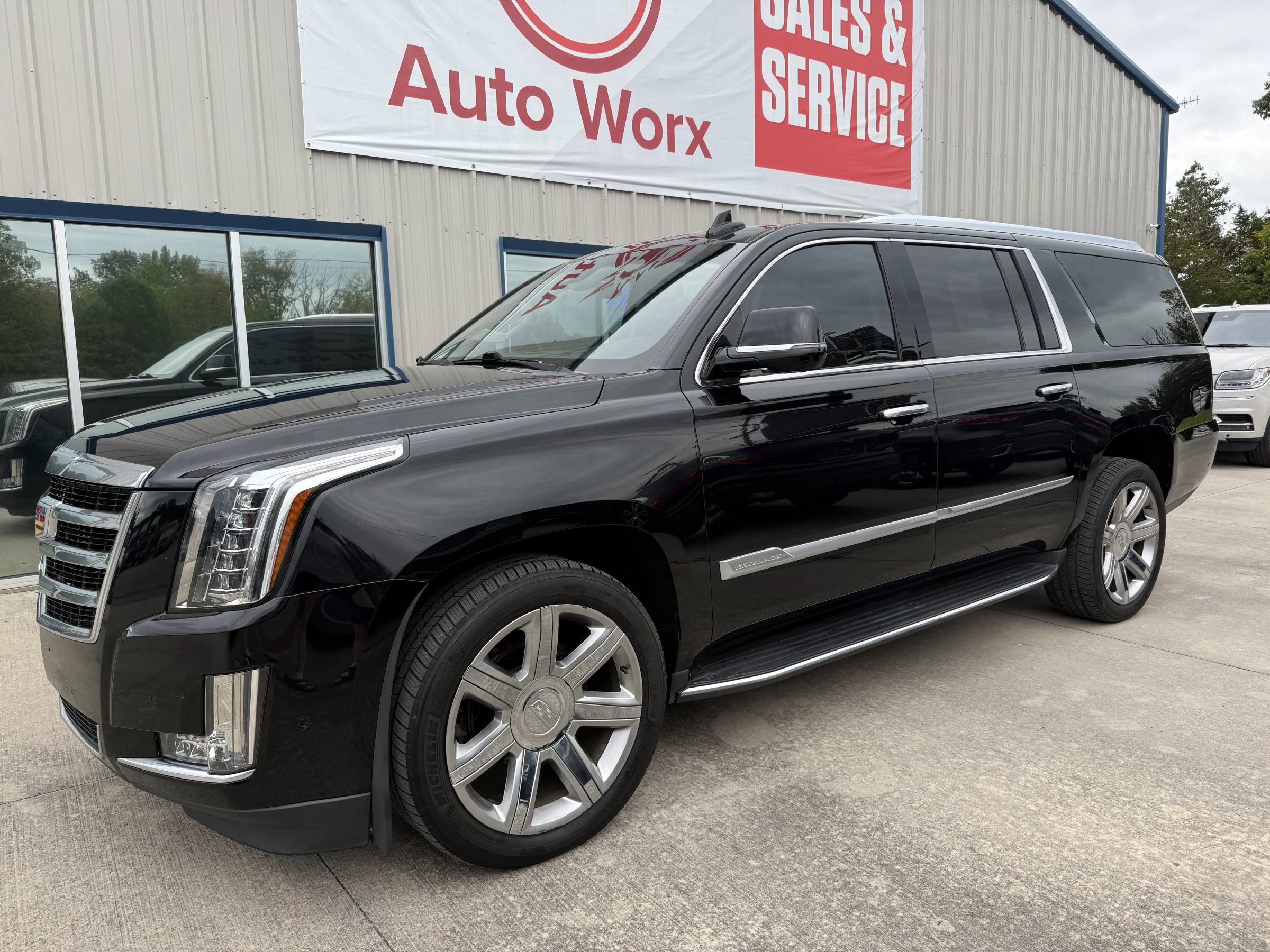 Used 2020 Cadillac Escalade ESV Luxury image 4