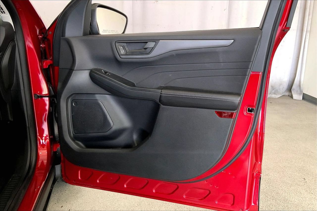 Used 2025 Ford Escape Active FWD image 26