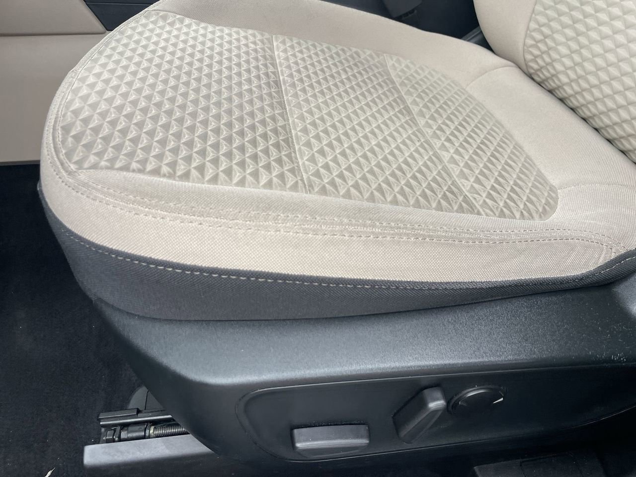 Used 2022 Ford Escape SE w/ Convenience Package image 19